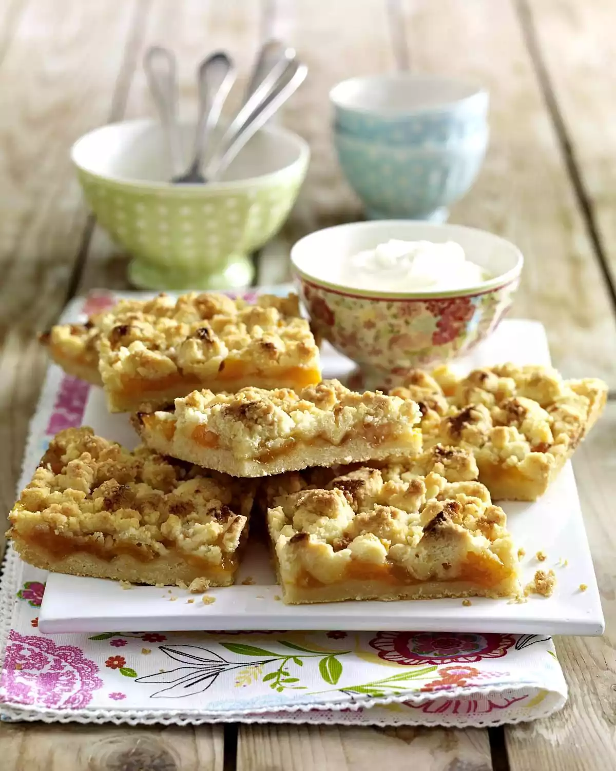 Apricot Cracknel Cake With Lemon Curd Recipe