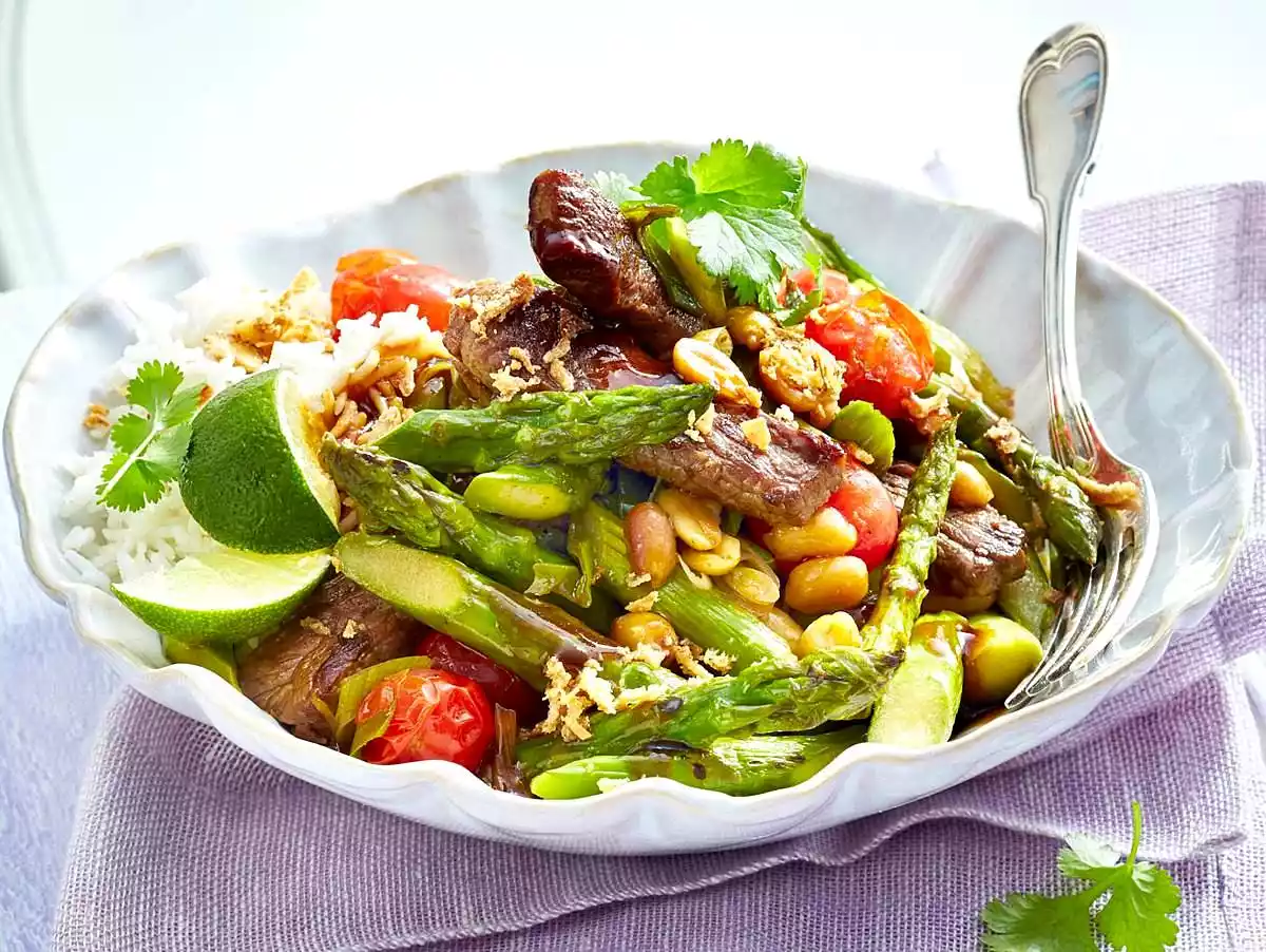 Asparagus From The Wok With Steak Strips Recipe