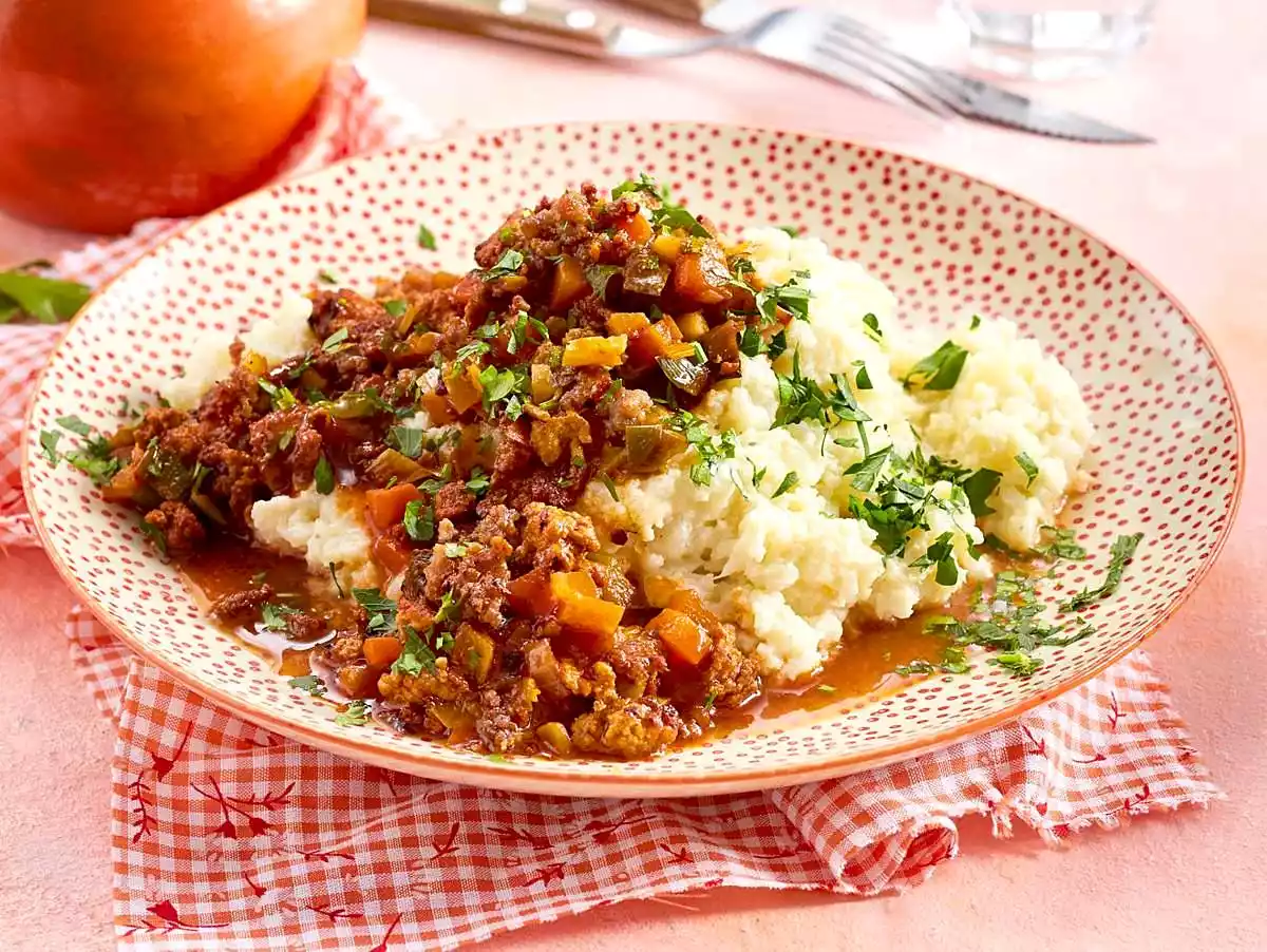 Cauliflower Puree With Minced Meat Topping Recipe
