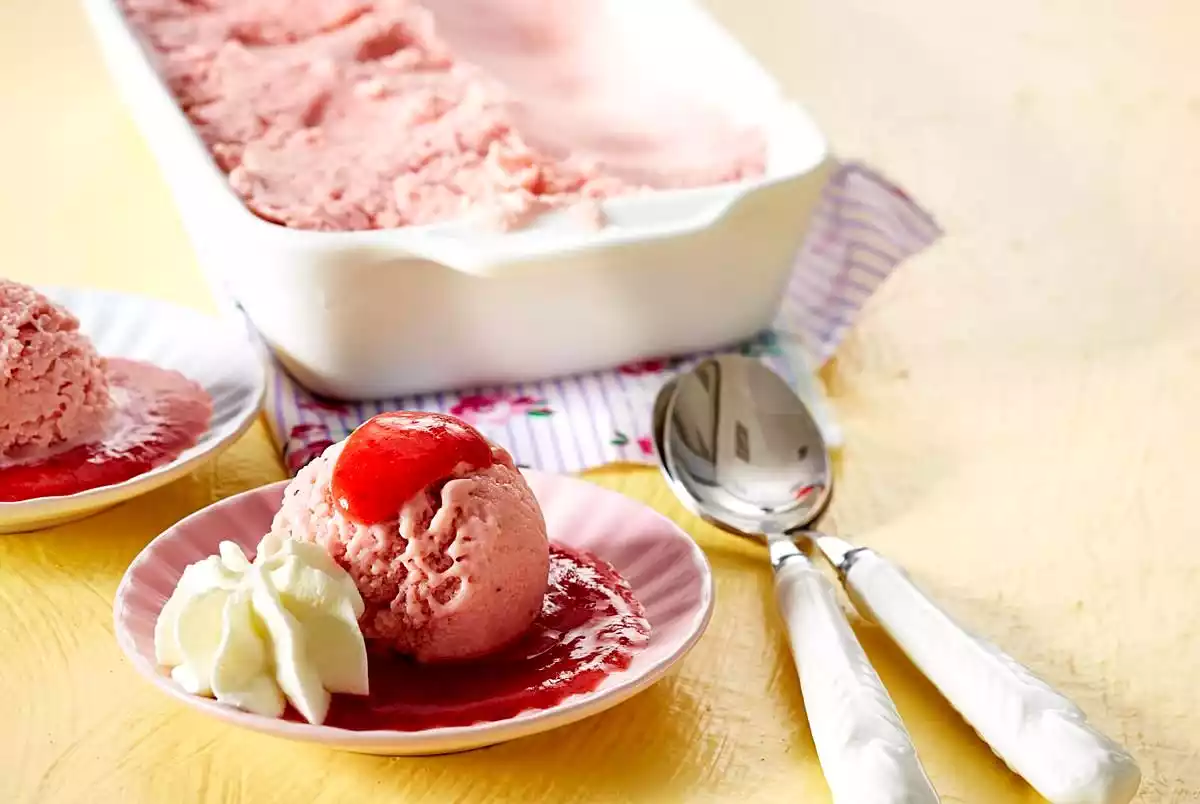 Creamy Light Strawberry Ice Cream Recipe