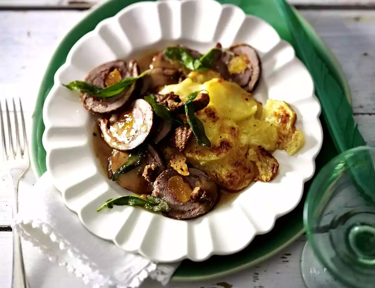 Duck-apricot roulade with potato and cheese gratin