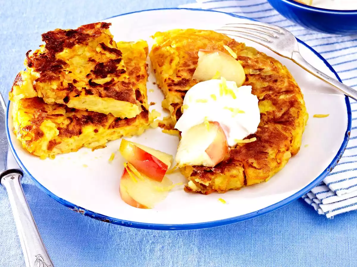 Giant Rösti With Apple Compote Recipe
