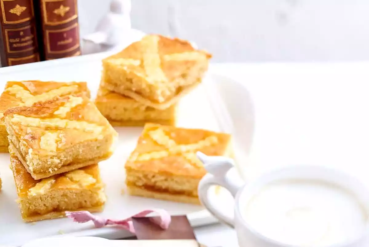 Leipzig-Lerchen Cake Recipe