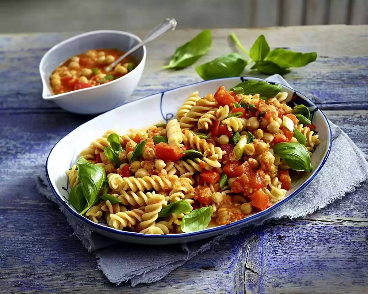 Pasta With Paprika-Sugo And Chickpeas Recipe