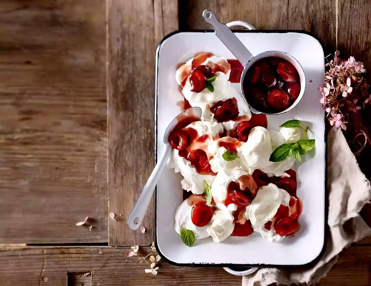 Pavlova With Plums Recipe