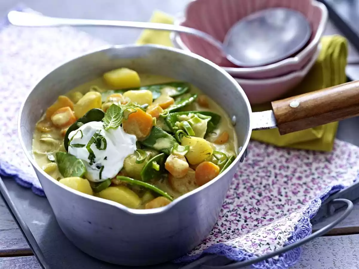 Potato Curry With Snow Peas, Carrots And Spring Onions Recipe
