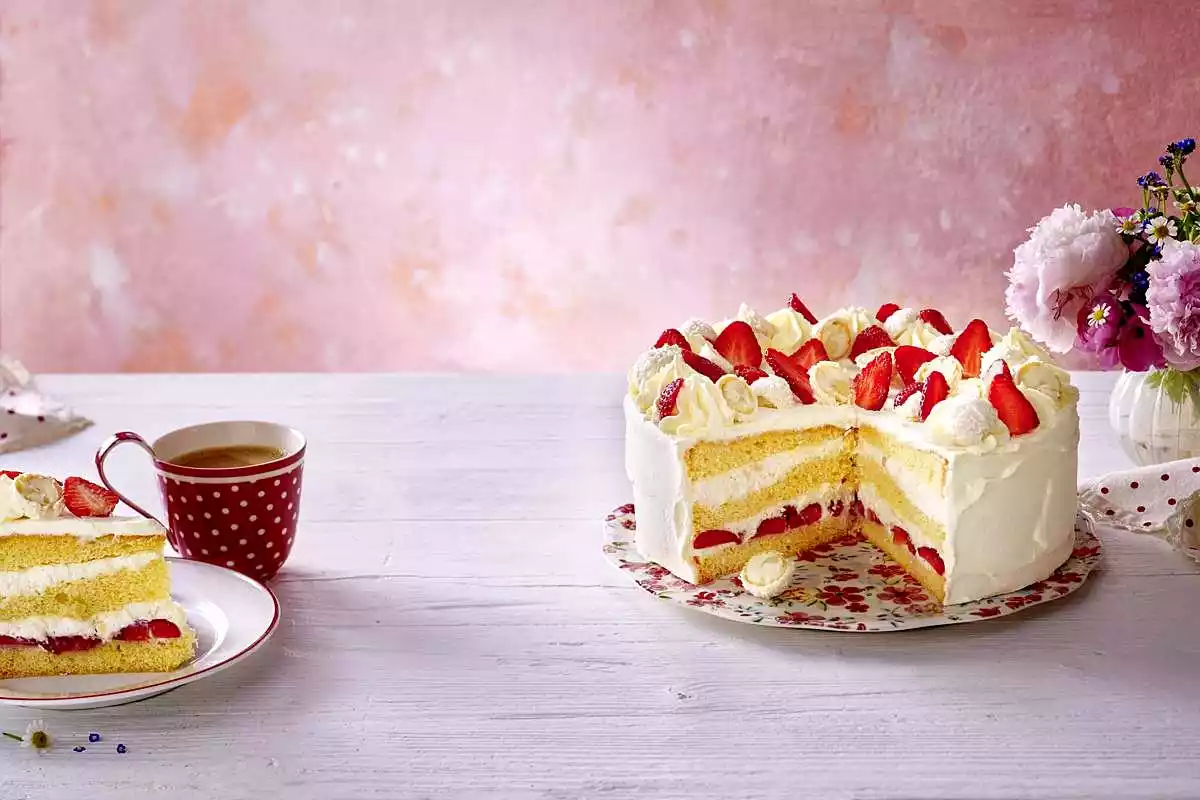 Strawberry Raffaello Cake Recipe