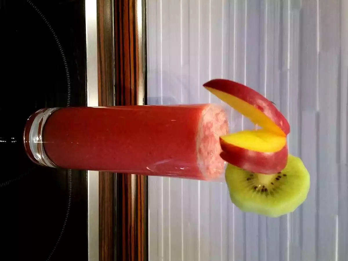 Summery, Iced Water Melon-strawberry Smoothie At Russell Hobbs Recipe