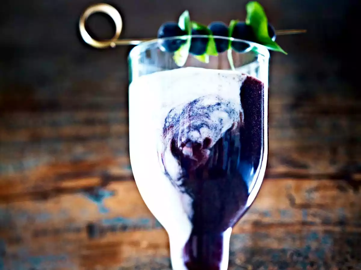 Swirled Blueberry Yoghurt Drink Recipe