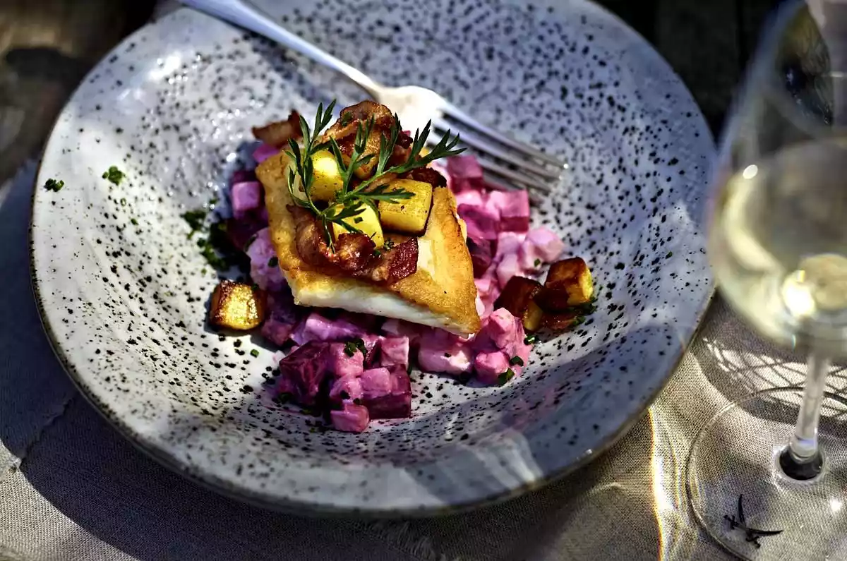 Turbot filet with lukewarm beetroot and apple salad and potato and bacon crumbs