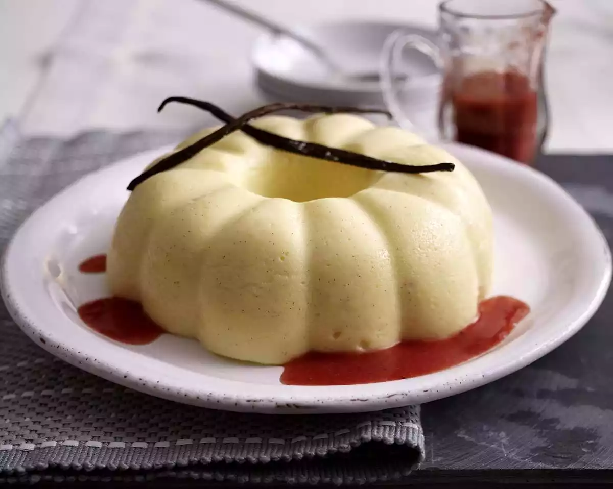 Vanilla Pudding With Strawberry Sauce Recipe