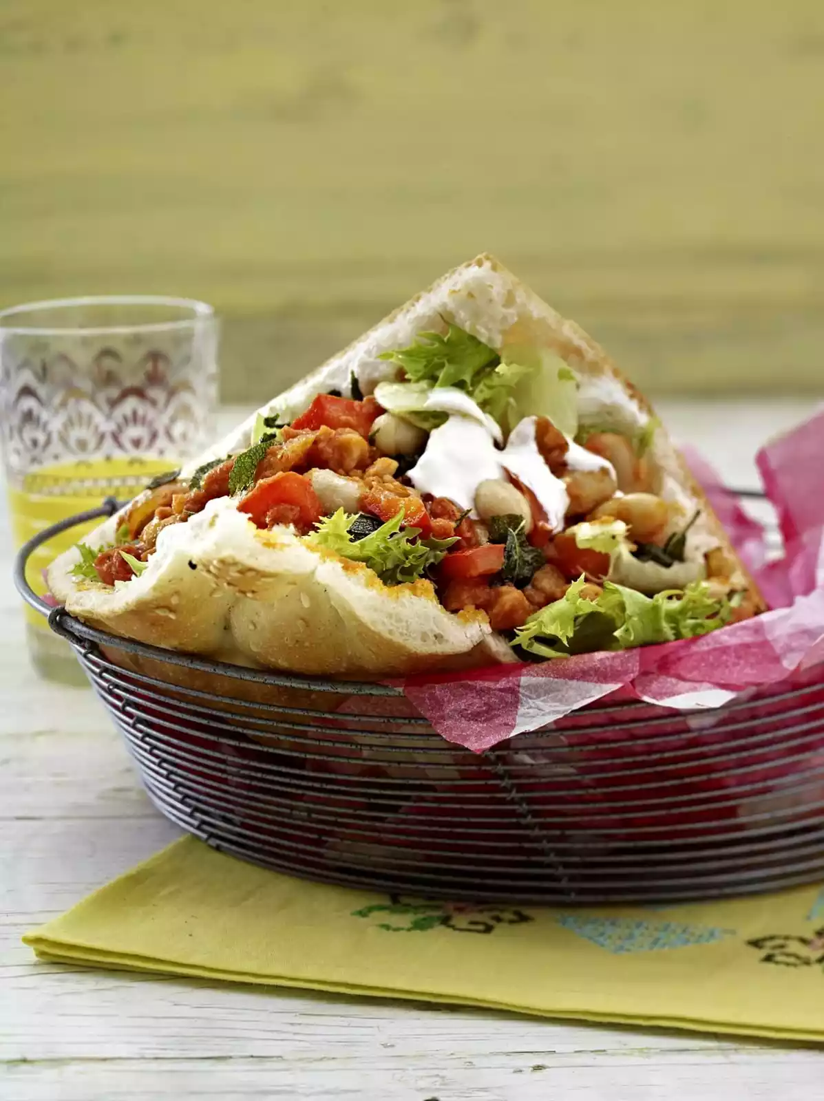 Veggie-Döner with sage beans